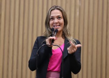 Sheyla Galba defende mais farmacêuticos nas unidades de saúde de Aracaju