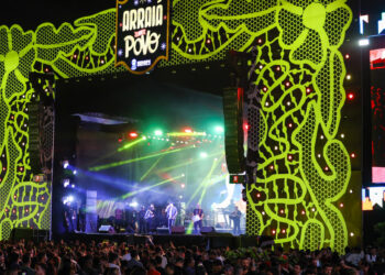 Sergipanos e turistas aproveitam segunda noite do Arraiá do Povo ao som de artistas do forró tradicional e eletrônico  