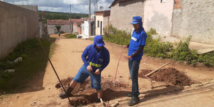 Deso realiza mutirão para pedido de ligação de água no bairro Vila Nova, em Canindé