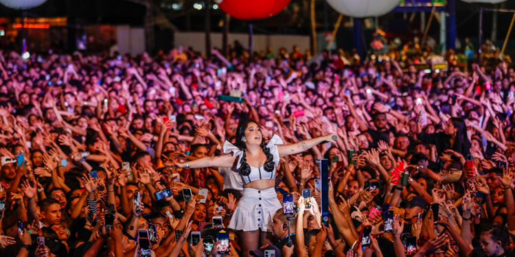 Primeira noite do ‘Elas no Comando’ celebra o protagonismo feminino no Arraiá do Povo