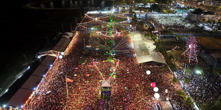 Última ‘Terça do Arrocha’ bate recorde e leva mais de 55 mil pessoas ao Arraiá do Povo
