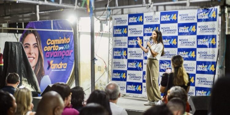 Deputada Yandra conversa com moradores do Porto Dantas e apresenta Plano de Governo