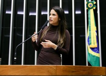 Yandra apresenta Projeto de Lei para cuidado integral nos ‘Primeiros 1000 Dias de Vida’