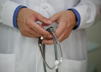 Médicos e profissionais de saúde vão pagar 21,5% em impostos com a reforma tributária
