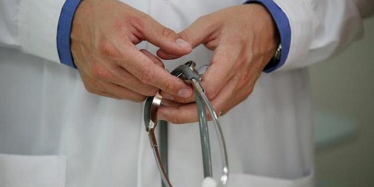 Médicos e profissionais de saúde vão pagar 21,5% em impostos com a reforma tributária