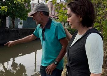 Emília relata drama de moradores que sofrem com canal em conjunto