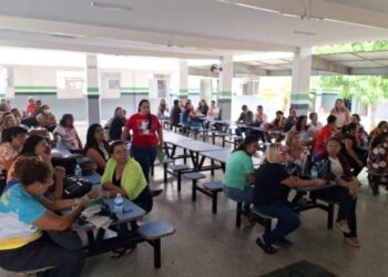 Professoras de Canindé paralisarão as atividades em agosto