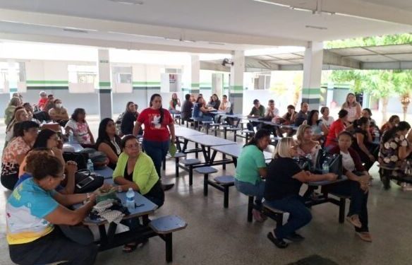 Professoras de Canindé paralisarão as atividades em agosto