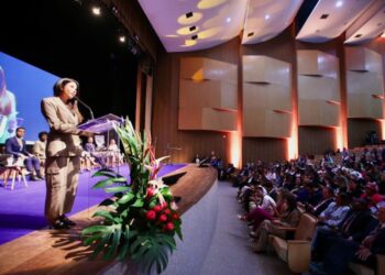 Yandra Moura destaca importância da igualdade de gênero durante discurso de abertura do P20