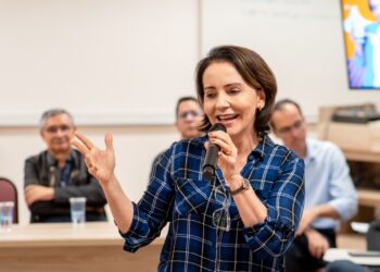 Pesquisa W1 WEBTV aponta Emília Corrêa com 48,58% dos votos válidos