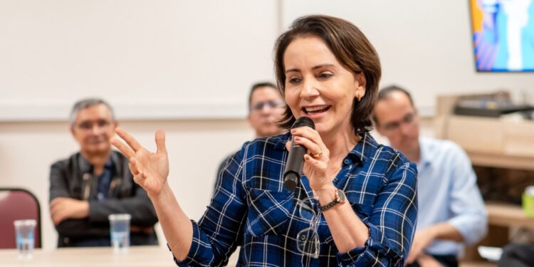 Pesquisa W1 WEBTV aponta Emília Corrêa com 48,58% dos votos válidos