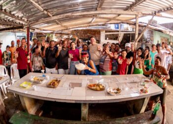 Yandra apresenta projetos de avanço para Aracaju durante encontro com a família Nunes