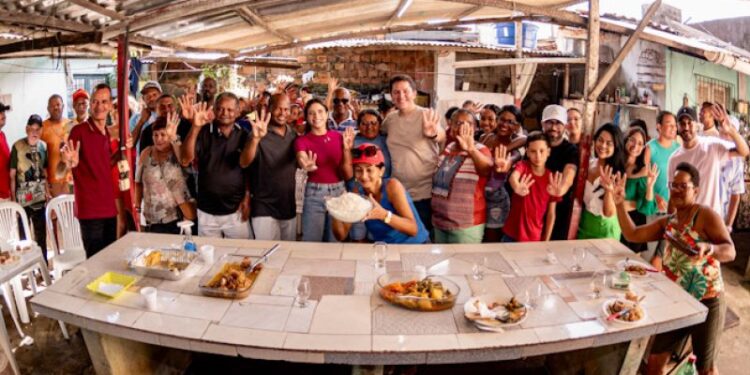 Yandra apresenta projetos de avanço para Aracaju durante encontro com a família Nunes