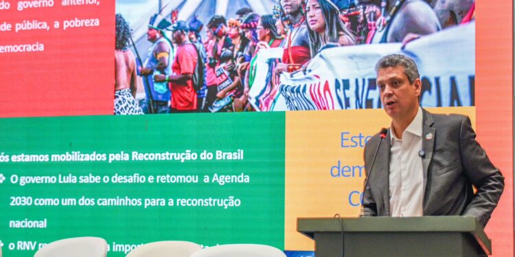 Márcio Macedo apresenta Relatório Nacional Voluntário sobre ODS à sociedade civil