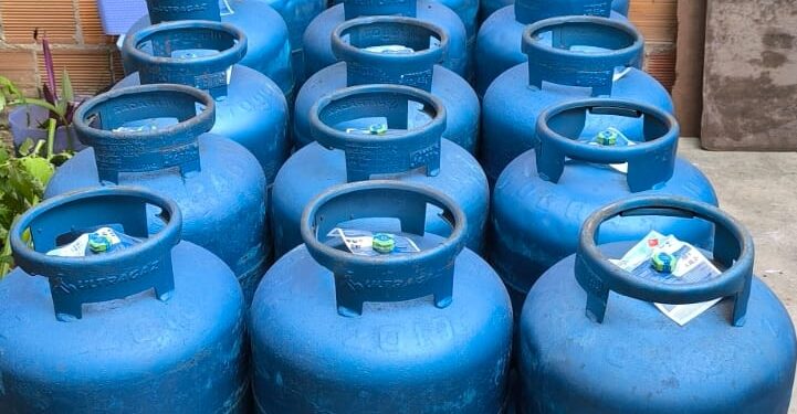 Polícia Civil apreende 200 botijões armazenados indevidamente no Alto Sertão