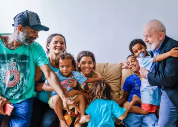 Famílias recebem indenizações por “prédios-caixão” em Pernambuco