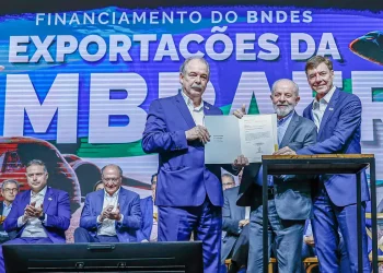 BNDES conclui financiamento para exportação de 32 jatos da Embraer