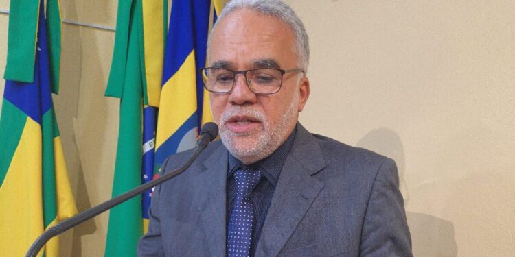 Vereador aponta deputados e governo como responsáveis pela privatização do SAAE de Estância