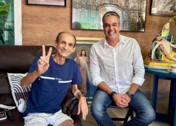 Sérgio Reis e Valmir Monteiro celebram respeito mútuo em visita de aniversário