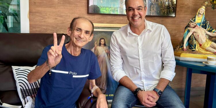 Sérgio Reis e Valmir Monteiro celebram respeito mútuo em visita de aniversário