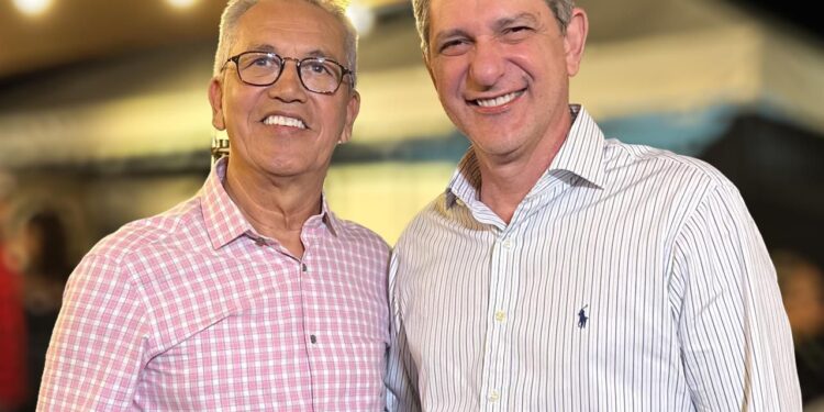 Rogério e prefeito Marcos Santana celebram a cultura nordestina no forró da tradição em São Cristóvão