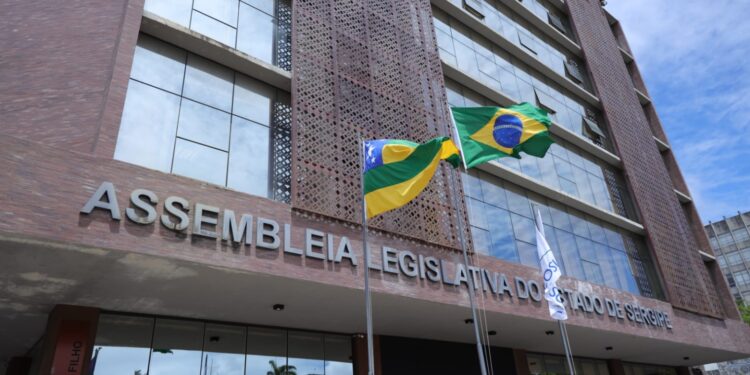 Deputados retomam trabalhos Legislativos nesta quinta-feira, 1°