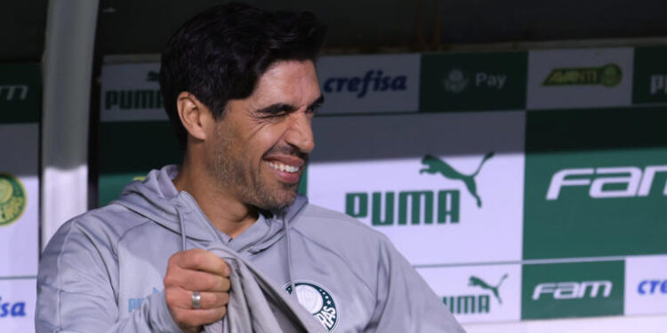 Abel Ferreira se manifesta sobre contratação de Gabigol pelo Palmeiras