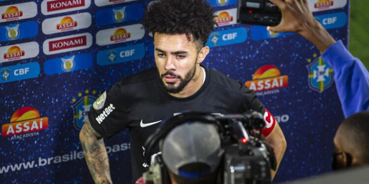 Flamengo tem data marcada para fechar contratações de Claudinho e Michael