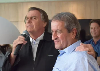 Eleições 2024: presidente do PL volta a pedir ao STF autorização para contato com Bolsonaro
