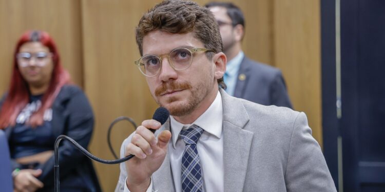 Emenda de Breno Garibalde visa reflorestamento de áreas públicas 