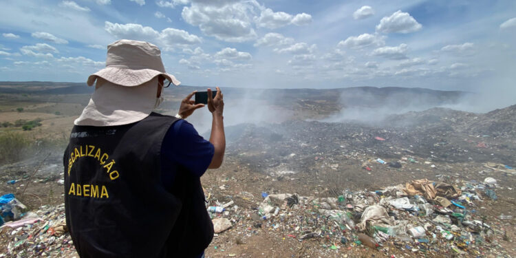 Adema finaliza relatórios de fiscalização dos lixões desativados em 35 municípios