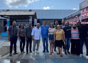 Luiz Roberto dialoga com conselheiros tutelares da capital