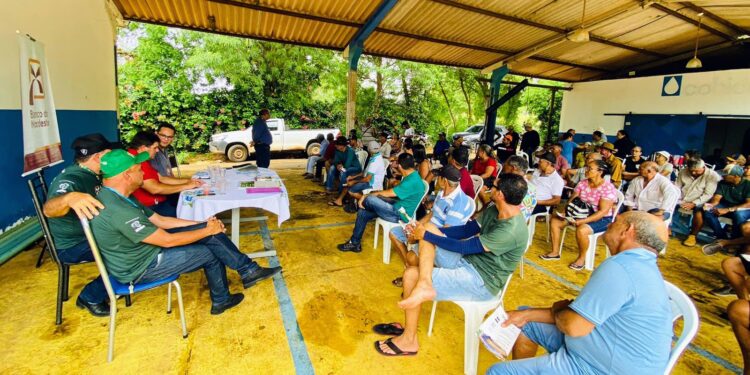 Governo do Estado auxilia irrigantes de Canindé a acessar crédito rural