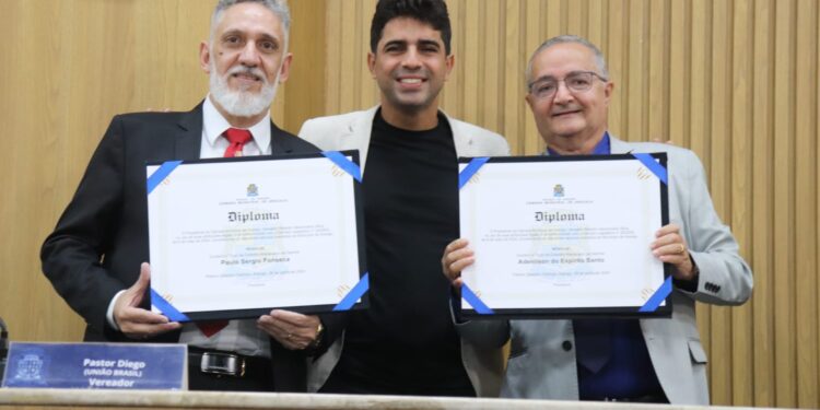 Pastor Diego entrega título de cidadão aracajuano a Apóstolo Paulo e ao Pastor Adenilson