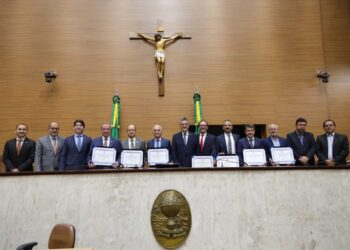 Luciano Pimentel entrega de Títulos de Cidadania Sergipana a personalidades do setor energético