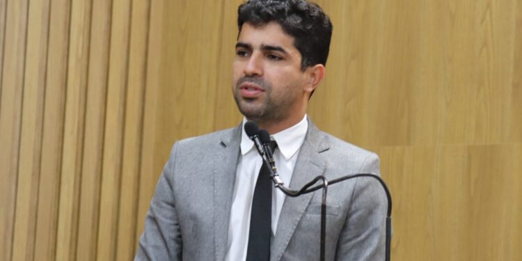 Vereador Pastor Diego defende alteração na legislação ambiental para templos
