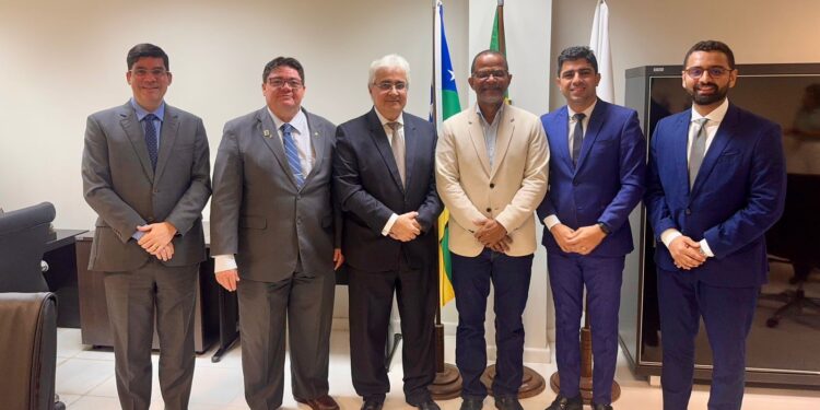 Pastor Diego e MP discutem alteração na legislação ambiental para Templos Religiosos