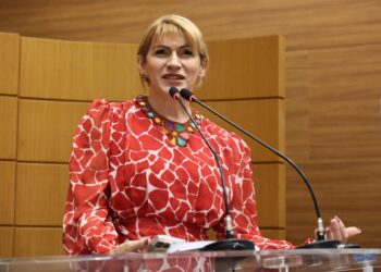 Linda Brasil lamenta assassinato de mulher trans em Itabaiana
