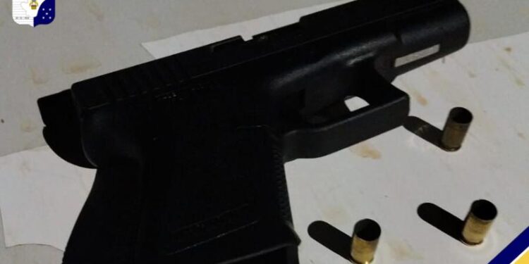 PM prende homem por dirigir sob efeito de álcool e por porte ilegal de arma de fogo em Frei Paulo