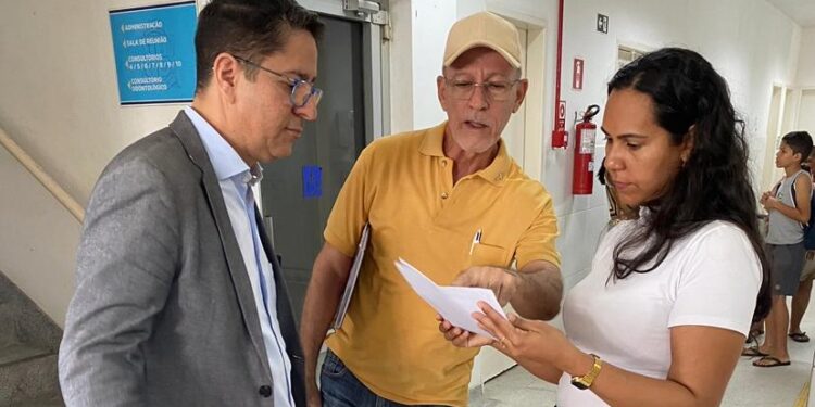 Pacientes não conseguem marcar exames em UBSs de Aracaju, comprova Ricardo Marques