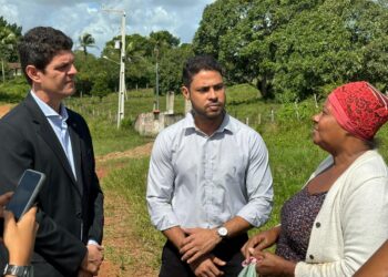 Membros da OAB/SE conversam com moradores de Itaporanga sobre danos causados por aterro sanitário