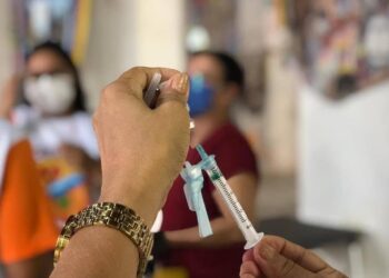 SMS faz alerta de baixa adesão da vacina contra dengue em Laranjeiras