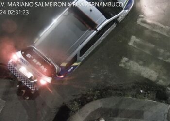 Polícia Militar prende dupla suspeita de furtar a fiação elétrica de um estabelecimento comercial no Siqueira Campos