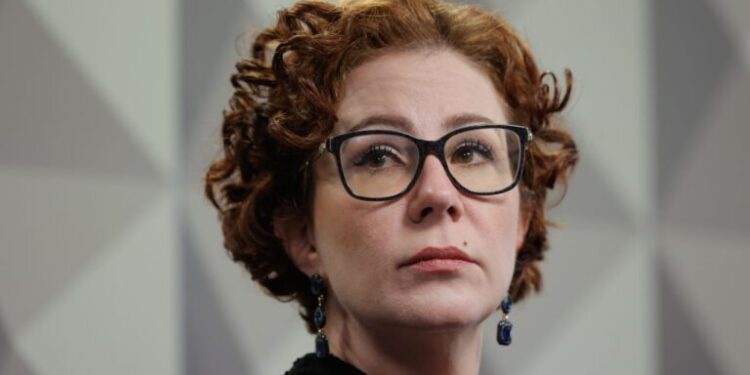 Moraes autoriza nova investigação da PF contra Carla Zambelli