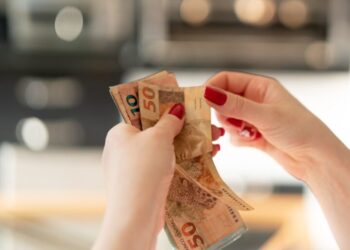 Brasileiros ainda não sacaram R$ 8,4 bilhões de valores a receber, informa Banco Central