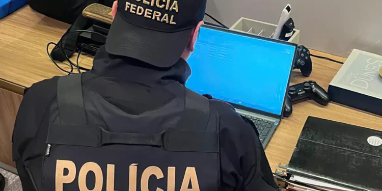 PF investiga fraudes em sistema de vacinação do Ministério da Saúde