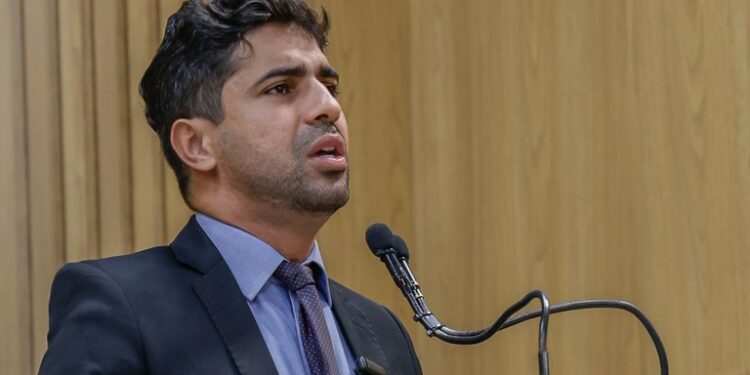“A decisão de descriminalizar facilita e incentiva o uso de drogas”, alerta Pastor Diego