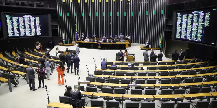 Câmara aprova urgência de texto sobre impostos da reforma tributária
