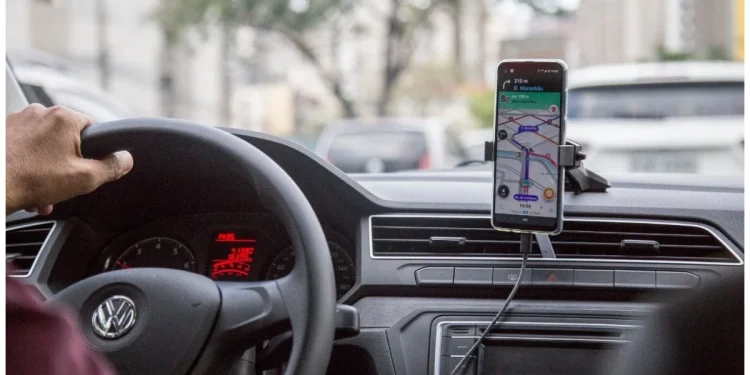 Reforma tributária pressiona motoristas e entregadores de aplicativos para formalização no MEI