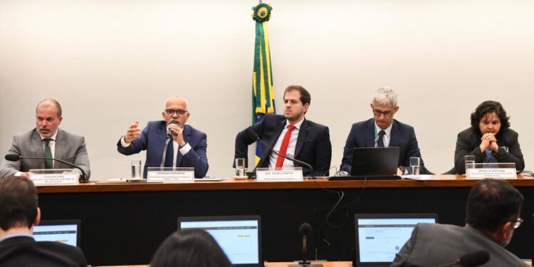 Presidente da FNP, Edvaldo defende reforma tributária mais justa em debate na Câmara Federal